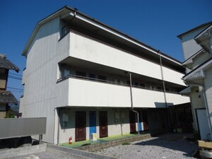 ラポー芹川外観写真