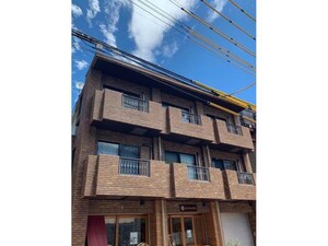 フラット青葉台外観写真