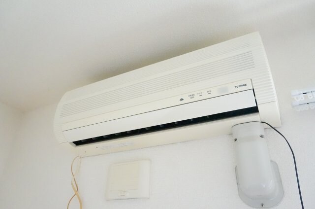 物件内観写真11　(同型別室の写真)