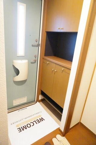 物件内観写真13　(同型別室の写真)