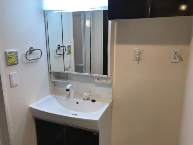 物件内観写真13　(洗髪洗面化粧台（イメージ）)
