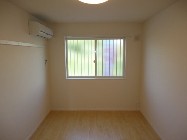 物件内観写真24　(洋室（照明付き）)