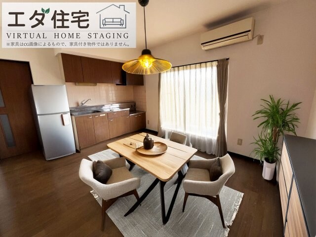 物件内観写真3　(DKの家具配置イメージです)