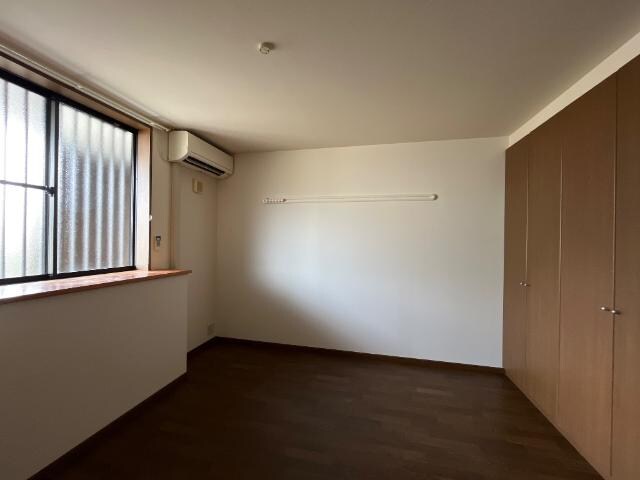 物件内観写真11　(洋室)