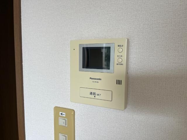 物件内観写真16　(カメラ付インターホン)
