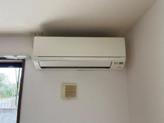 物件内観写真17　(リビングエアコン)