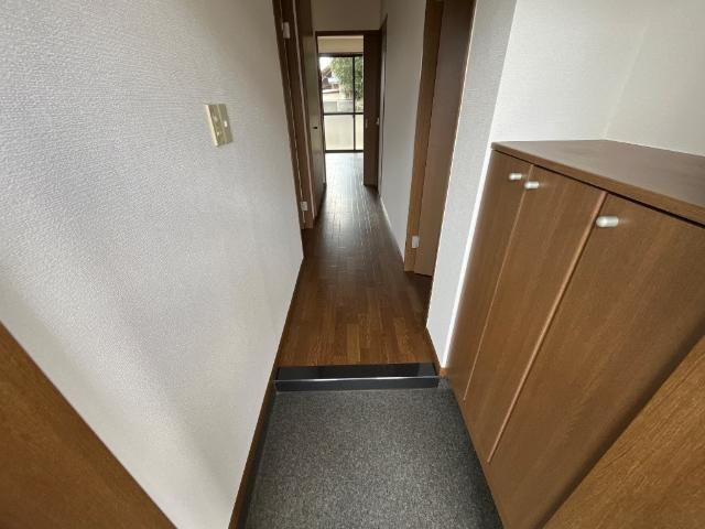 物件内観写真18　(玄関)