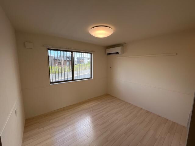 物件内観写真10　(寝室)