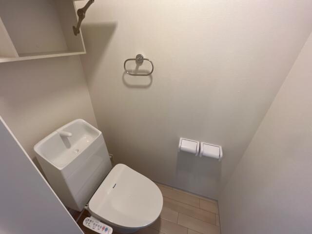 物件内観写真15　(トイレ)