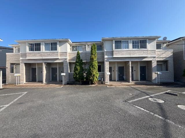 物件外観写真2　(外観写真（昼）)