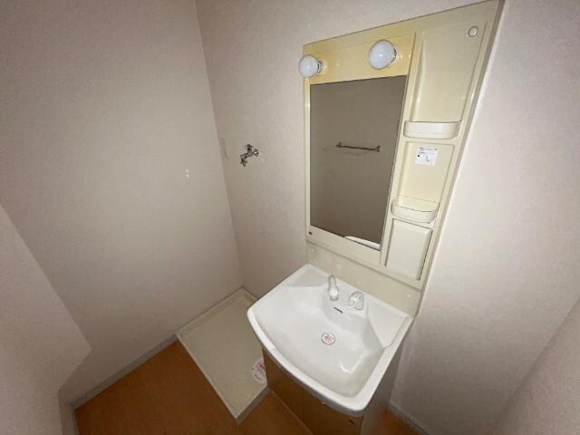 物件内観写真8　(洗髪洗面化粧台)