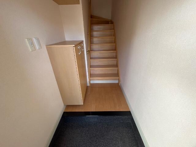 物件内観写真14　(玄関)