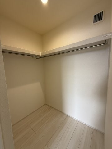 物件内観写真5　(同メーカーの同間取りの別物件の写真となります。現況優先となり)