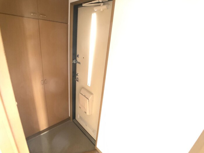 物件内観写真9　(玄関)