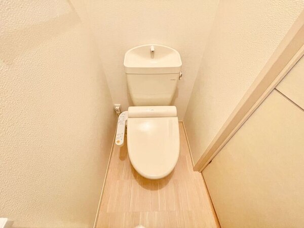 トイレ(温水洗浄暖房便座付きトイレ)