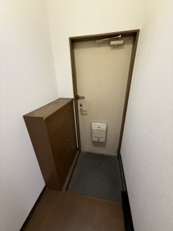 玄関(駐輪場)