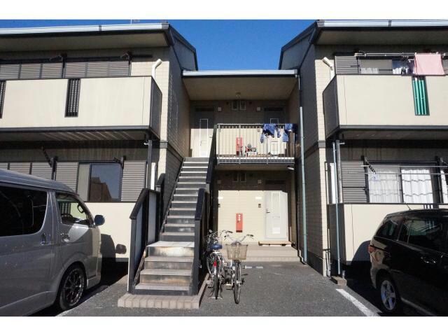 物件外観写真2　(エントランス部分)