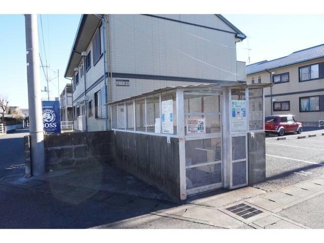 物件内観写真3　(ゴミステーション)