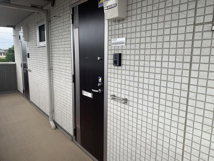 物件内観写真18　(玄関ドア付近)