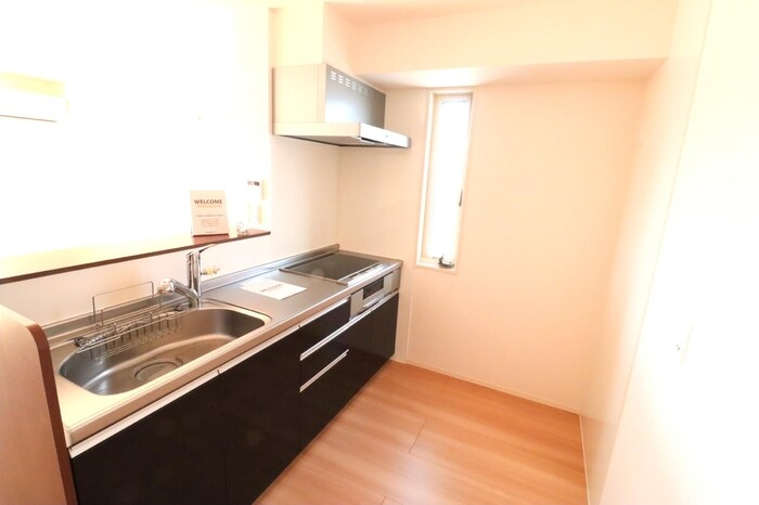 物件内観写真4　(カウンターキッチン)