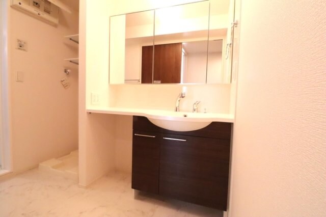 物件内観写真7　(洗髪洗面化粧台)