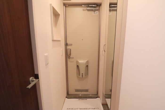 物件内観写真10　(玄関)