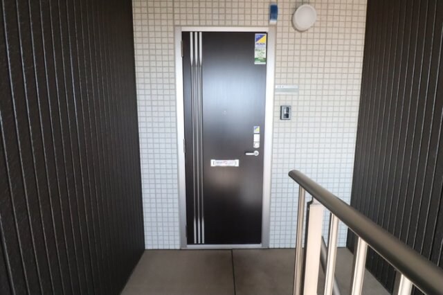 物件内観写真17　(玄関ドア)