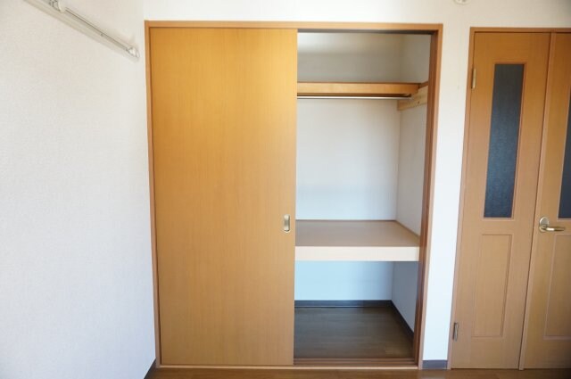 物件内観写真4　(別室（左右反転タイプ）の写真となります。)