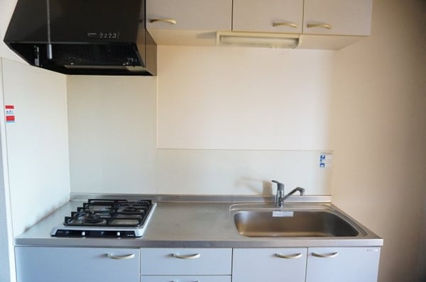 キッチン(別室（左右反転タイプ）の写真となります。)