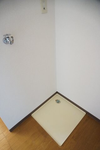 物件内観写真10　(別室（左右反転タイプ）の写真となります。)