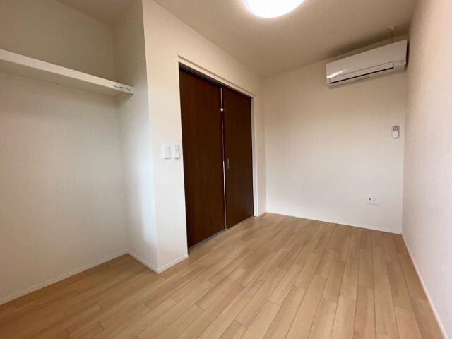 物件内観写真12　(洋室)