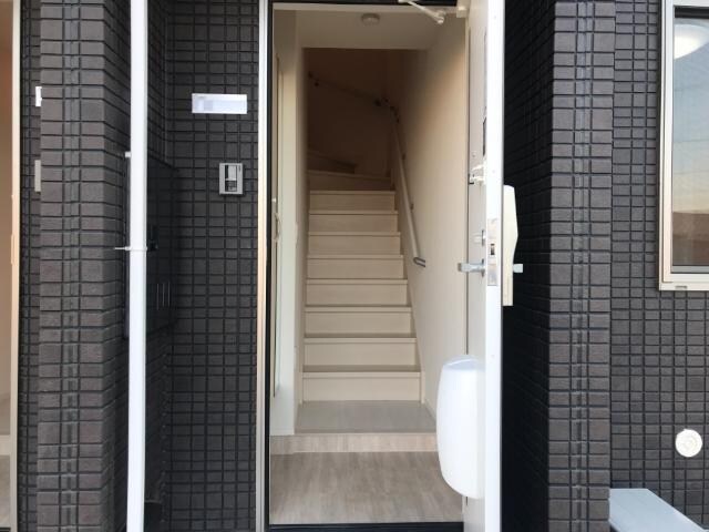 物件内観写真18　(玄関)