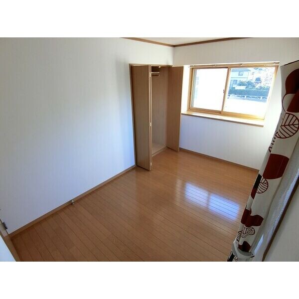 居室(※写真は別部屋のものです)