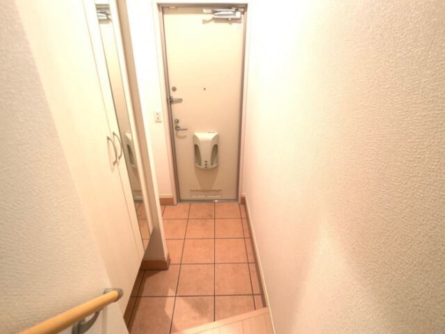 物件内観写真10　(玄関)