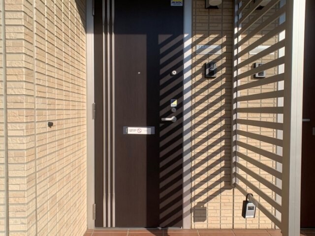 物件内観写真17　(玄関ドア)