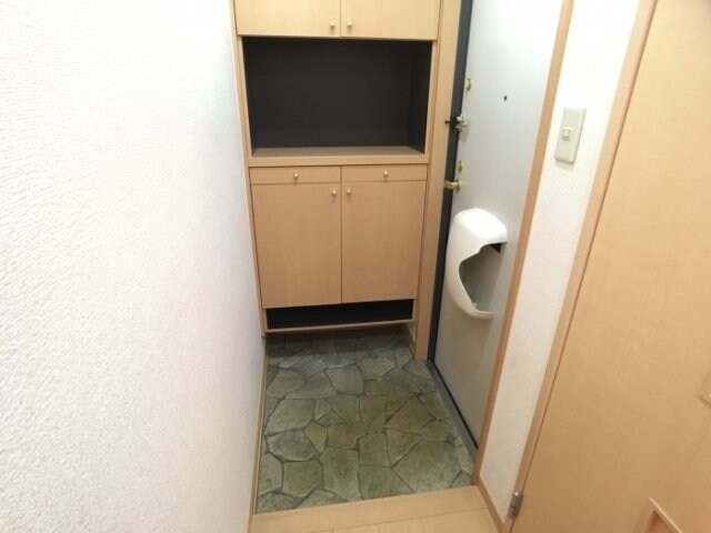 物件内観写真12　(玄関)