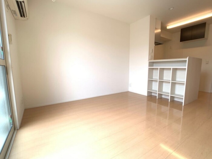 物件内観写真3　(リビング)