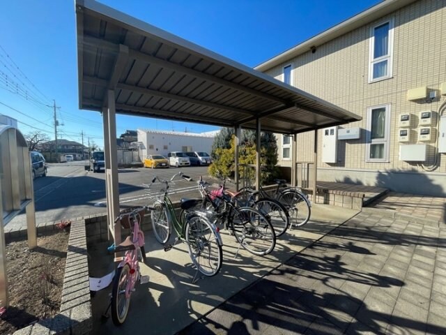 物件内観写真15　(駐輪場)