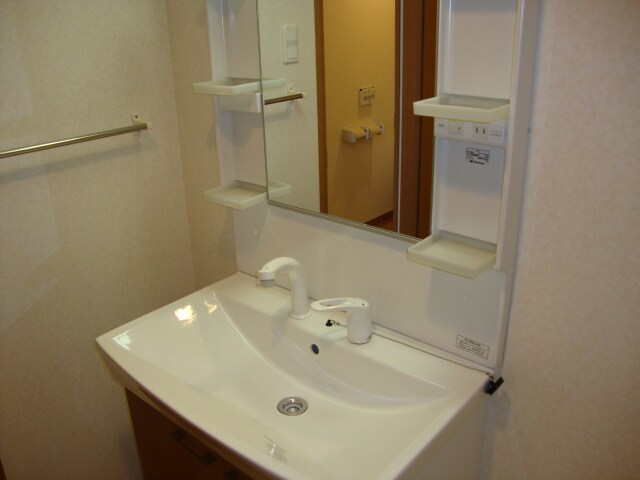 物件内観写真5　(洗髪洗面化粧台)