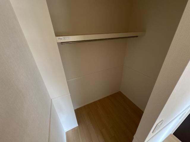物件内観写真12　(収納)