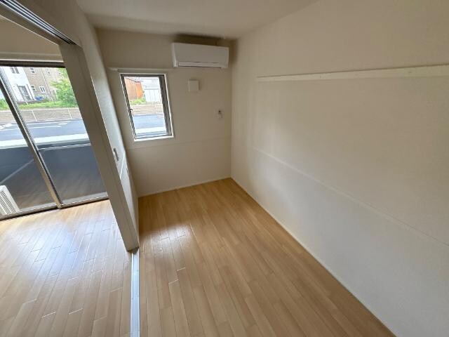 物件内観写真13　(寝室)