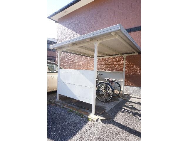 物件内観写真12　(駐輪場)