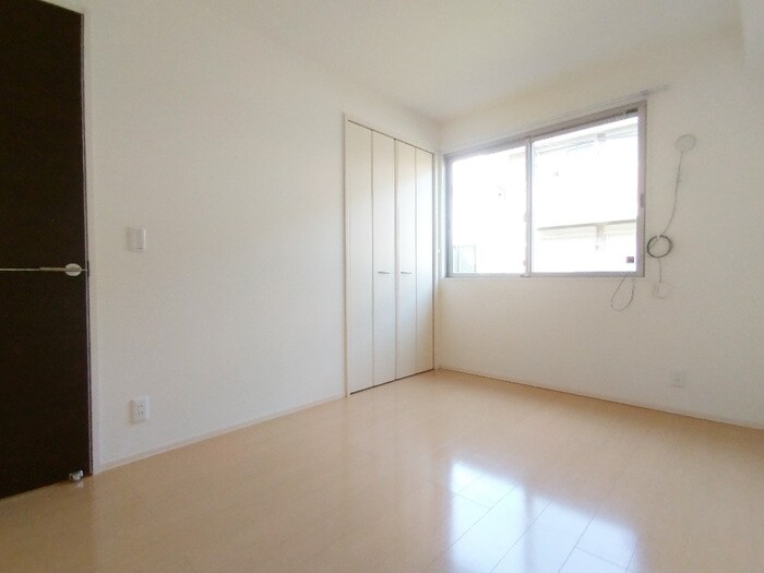 物件内観写真8　(洋室)