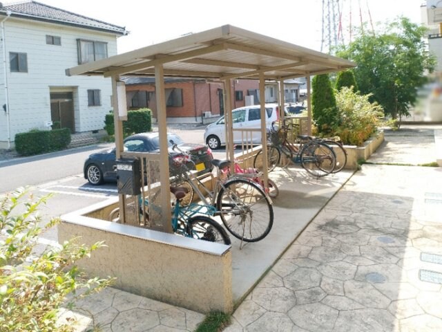 物件内観写真17　(駐輪場)