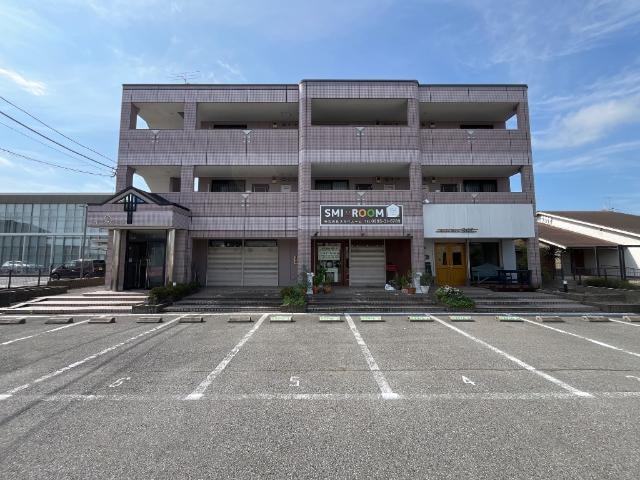 物件外観写真1　(外観写真（昼）)