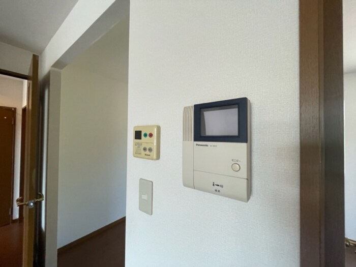 物件内観写真12　(カメラ付インターフォン)