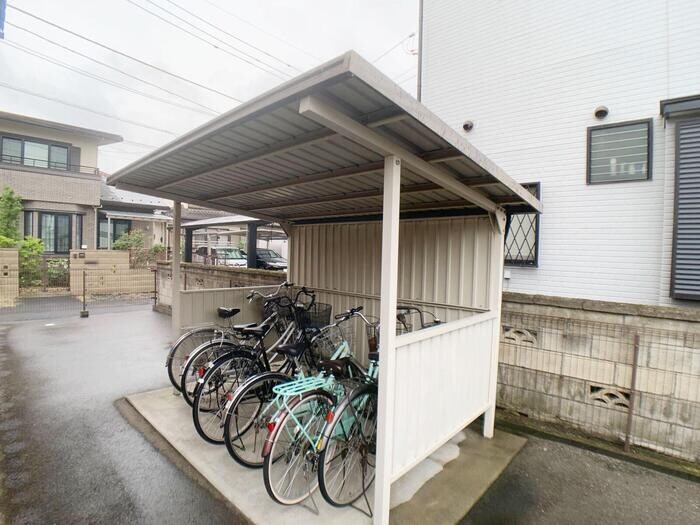 物件内観写真15　(駐輪場)