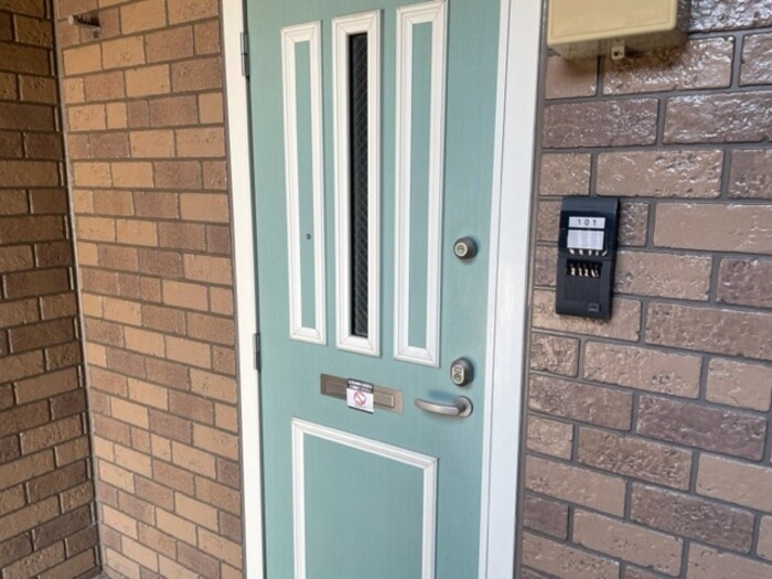 物件内観写真17　(玄関)