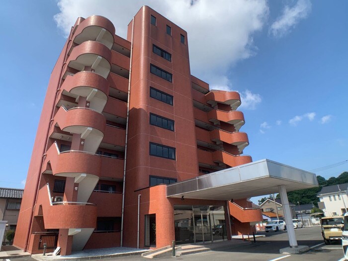 物件外観写真1　(建物外観)