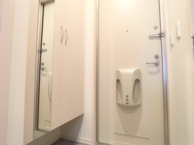 物件内観写真12　(玄関)